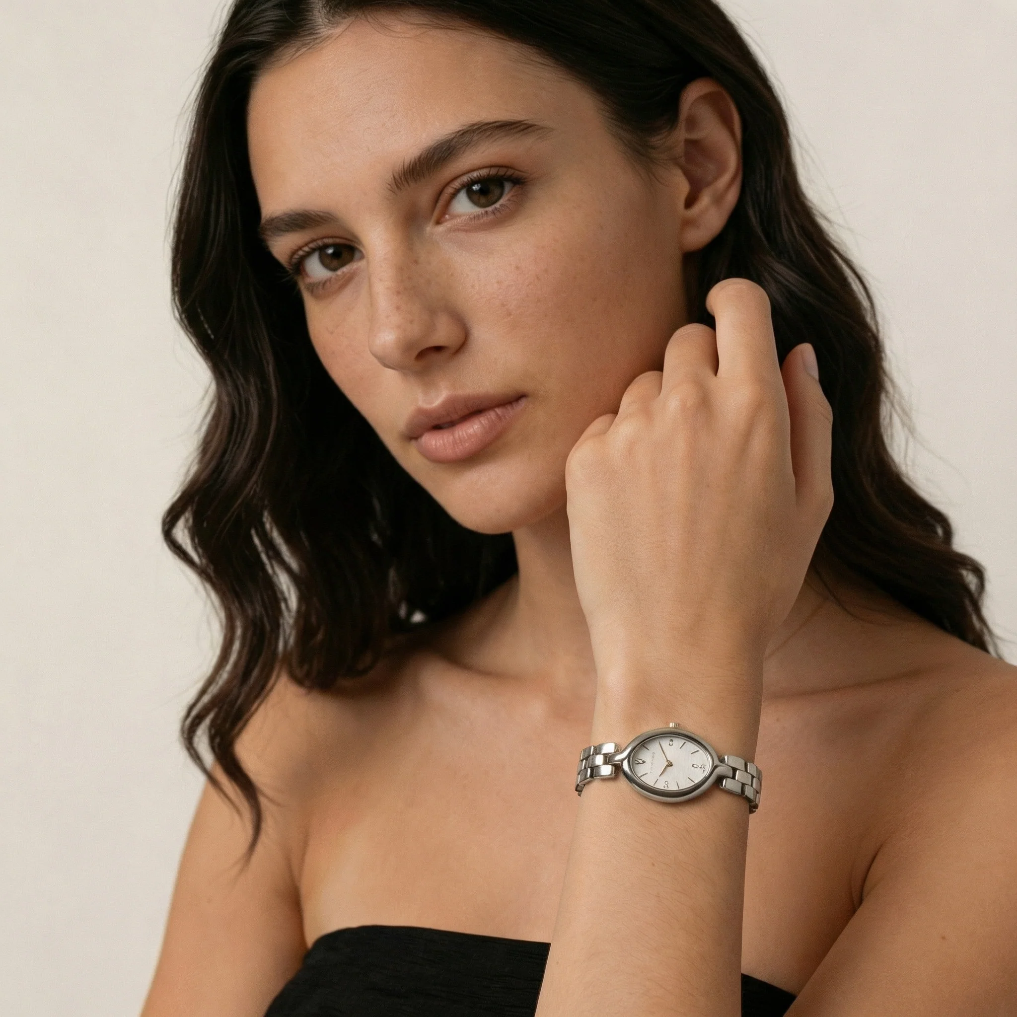 Delicate Oval Watch - Image 3