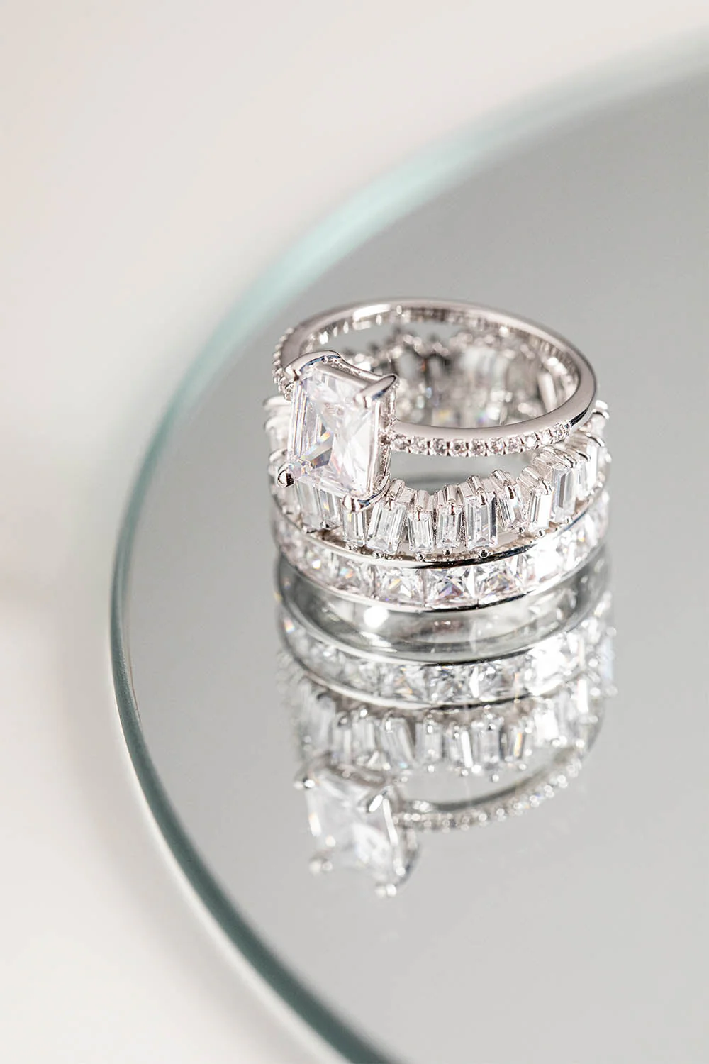 Emerald Pavé Ring - Image 3