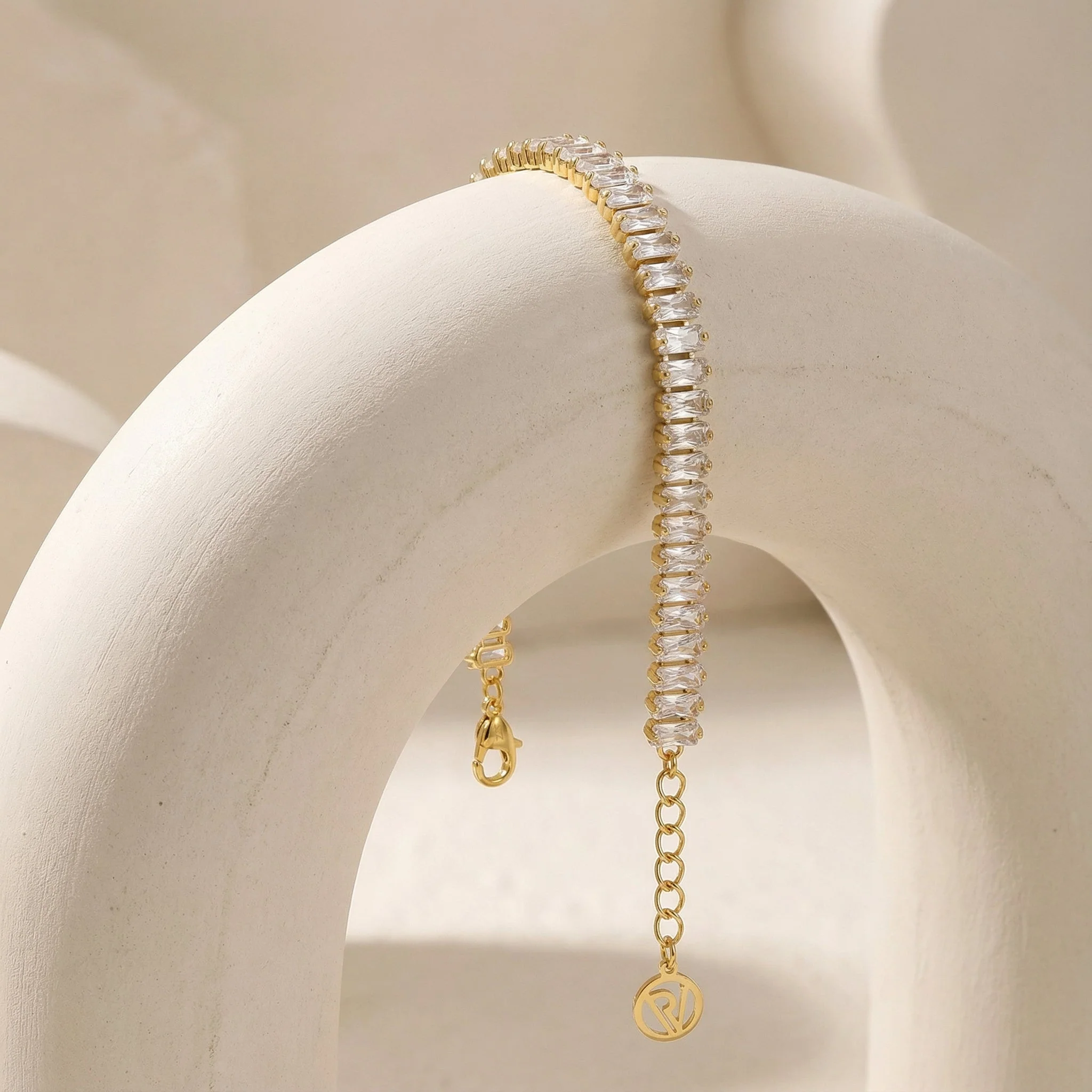 Gleaming Elegance Bracelet - Image 4