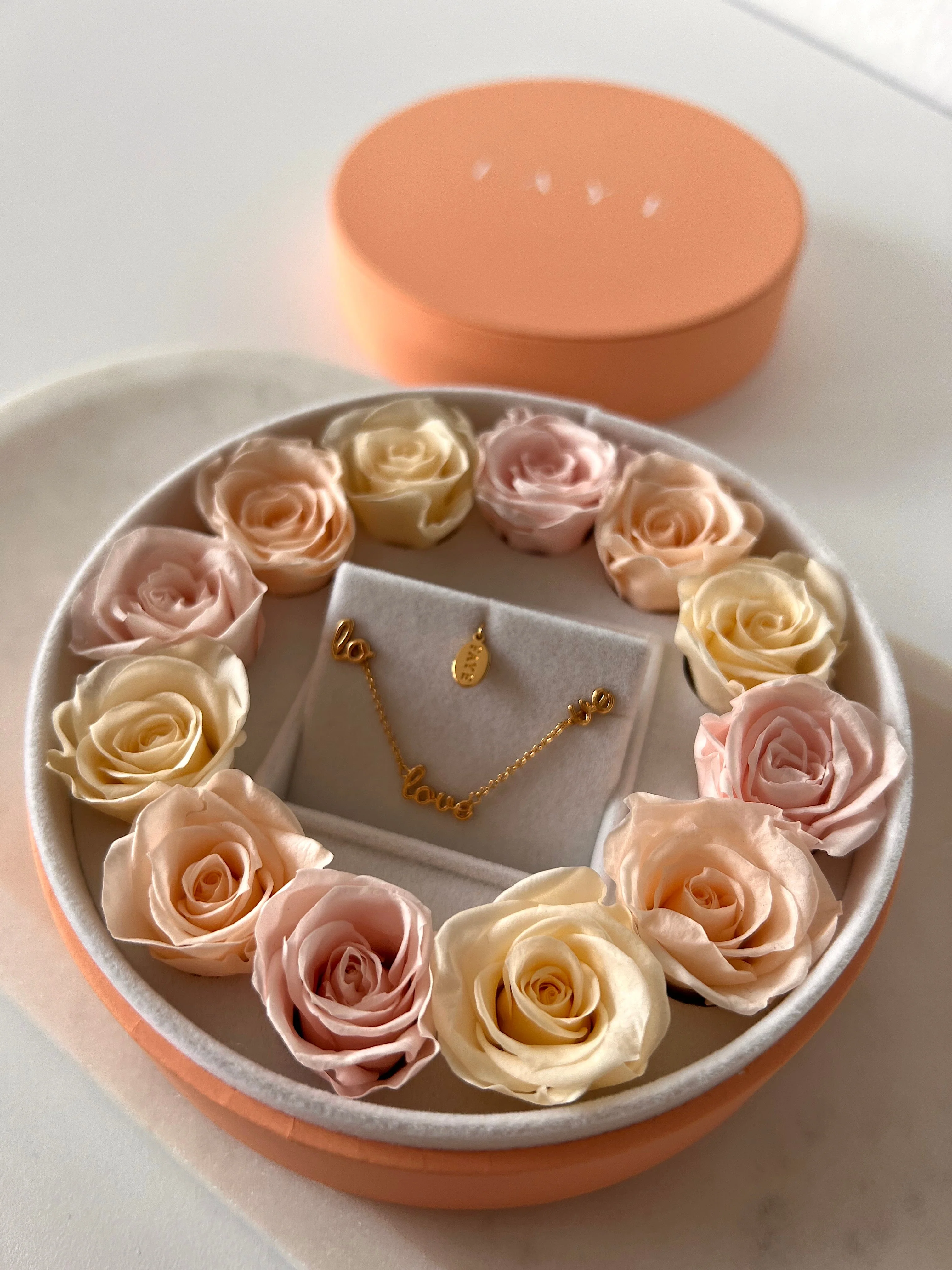 Love Rosebox Round - Image 2