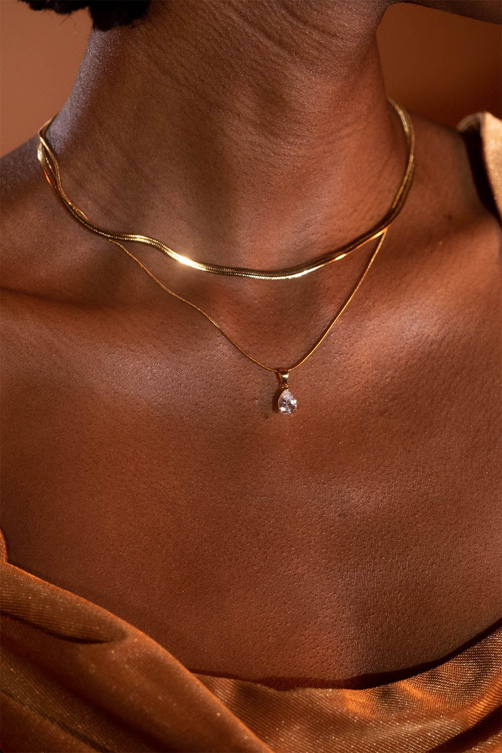Sleek Teardrop Layer Necklace - Image 3